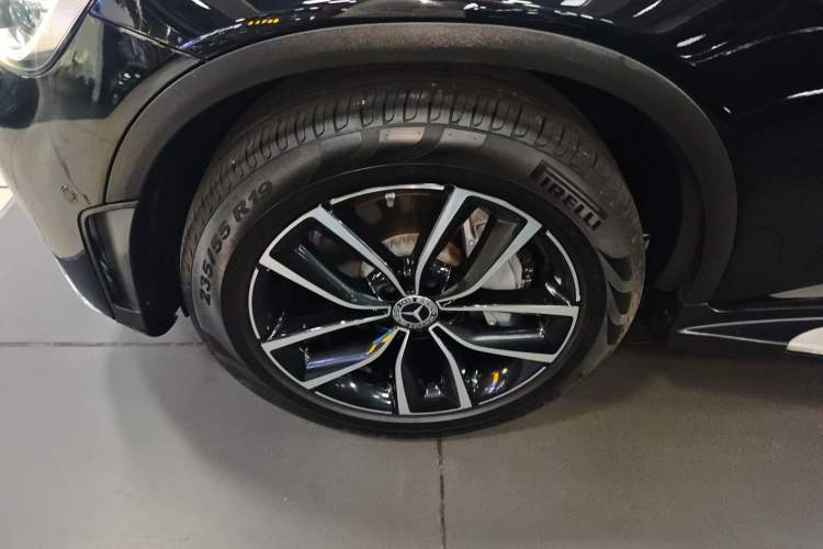 Used Mercedes-Benz GLC 2021 GLC 260 L 4MATIC Luxury Model Left Front Wheel Hub