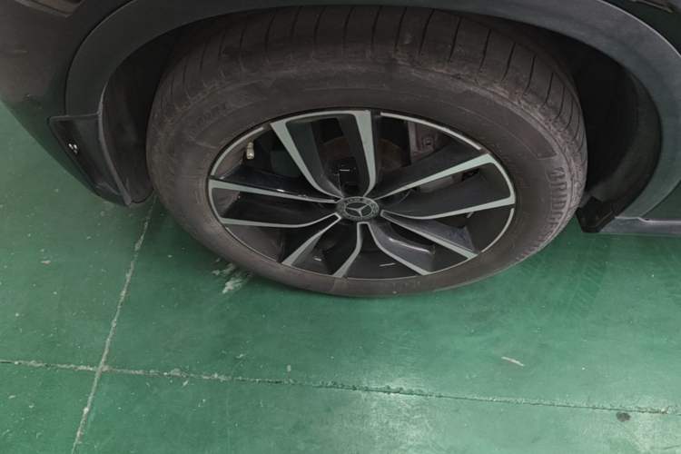 Used Mercedes-Benz GLC 2021 GLC 260 L 4MATIC Luxury Model Left Front Wheel Hub