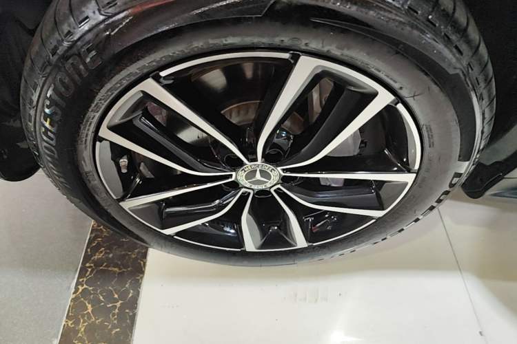 Used Mercedes-Benz GLC 2021 GLC 300 L 4MATIC Dynamic Model Left Front Wheel Hub