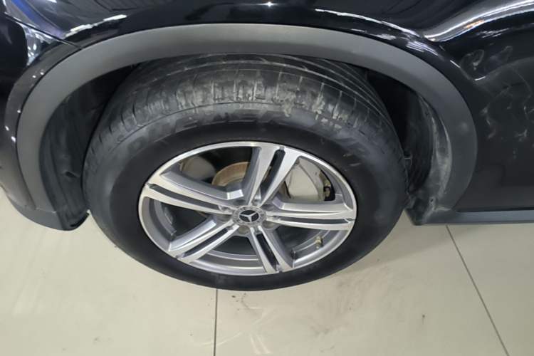 Used Mercedes-Benz GLC 2021 GLC 260 L 4MATIC Dynamic Edition Left Front Wheel Hub
