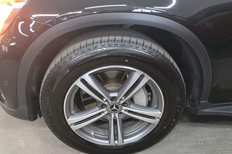 Used Mercedes-Benz GLC 2021 GLC 260 L 4MATIC Dynamic Edition Left Front Wheel Hub