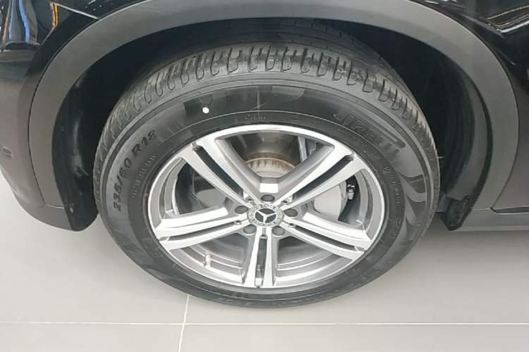 Used Mercedes-Benz GLC 2021 GLC 260 L 4MATIC Dynamic Edition Left Front Wheel Hub