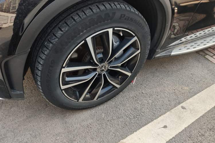 Used Mercedes-Benz GLC 2021 GLC 260 L 4MATIC Luxury Model Left Front Wheel Hub