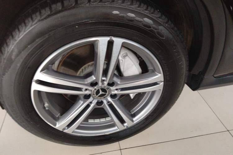 Used Mercedes-Benz GLC 2021 GLC 260 L 4MATIC Dynamic Edition Left Front Wheel Hub