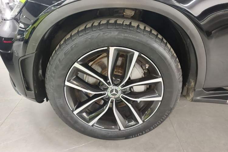 Used Mercedes-Benz GLC 2021 GLC 300 L 4MATIC Dynamic Model Left Front Wheel Hub