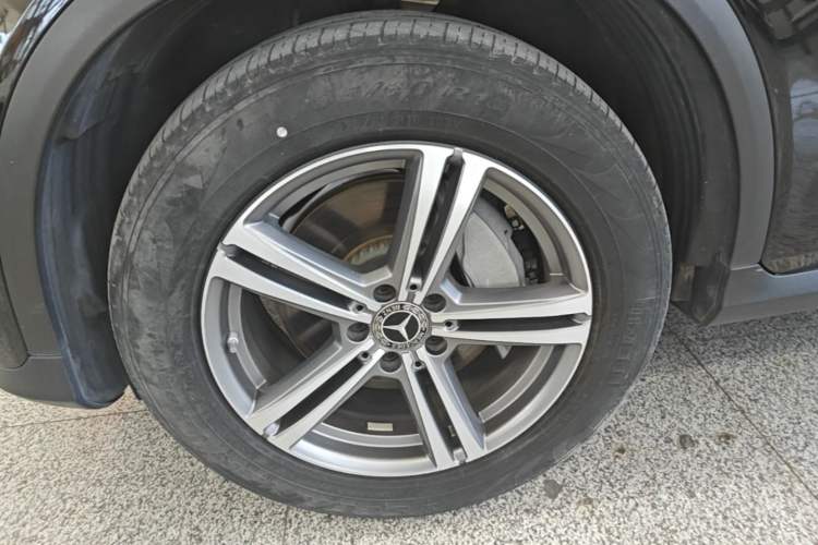Used Mercedes-Benz GLC 2021 GLC 260 L 4MATIC Dynamic Edition Left Front Wheel Hub