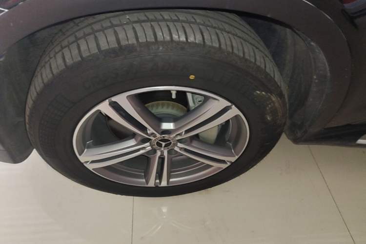 Used Mercedes-Benz GLC 2021 GLC 260 L 4MATIC Dynamic Edition Left Front Wheel Hub