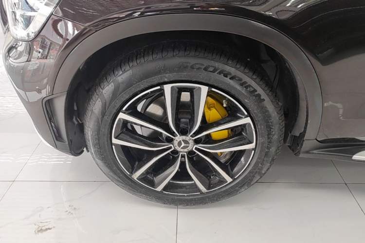 Used Mercedes-Benz GLC 2021 GLC 300 L 4MATIC Dynamic Model Left Front Wheel Hub