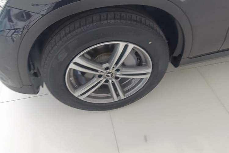 Used Mercedes-Benz GLC 2021 GLC 260 L 4MATIC Dynamic Edition Left Front Wheel Hub