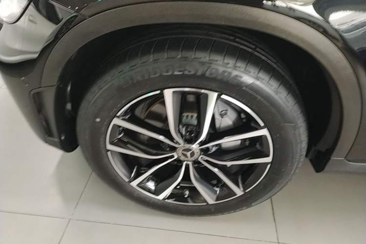 Used Mercedes-Benz GLC 2021 GLC 260 L 4MATIC Luxury Model Left Front Wheel Hub