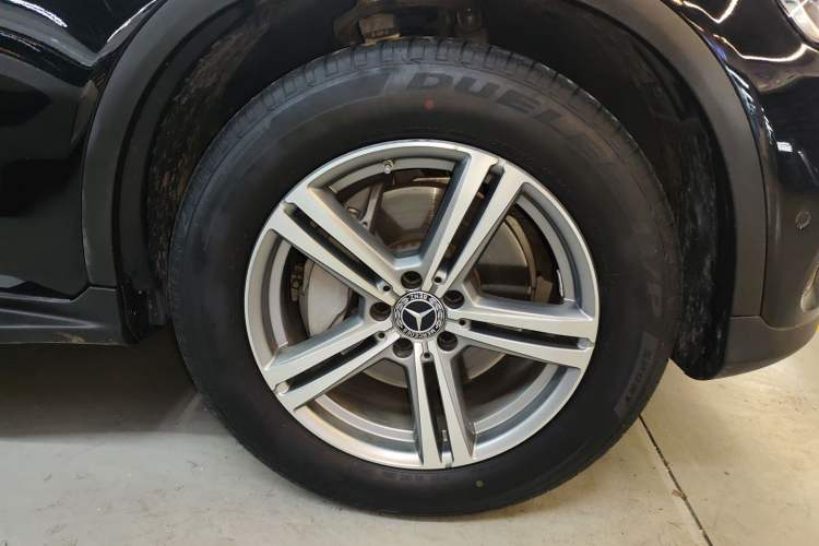 Used Mercedes-Benz GLC 2021 GLC 260 L 4MATIC Dynamic Edition Left Front Wheel Hub