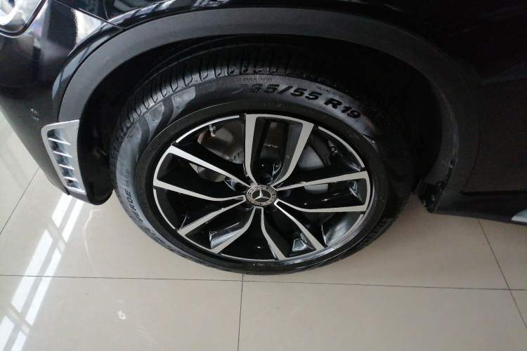 Used Mercedes-Benz GLC 2021 GLC 300 L 4MATIC Dynamic Model Left Front Wheel Hub