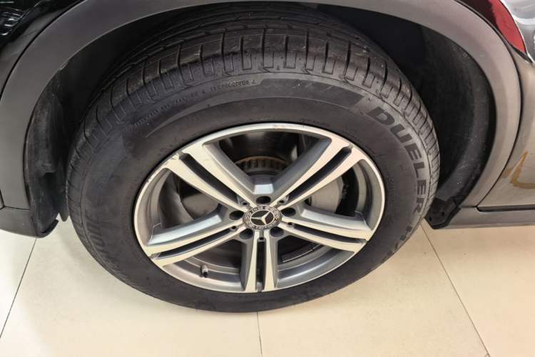 Used Mercedes-Benz GLC 2021 GLC 260 L 4MATIC Dynamic Edition Left Front Wheel Hub