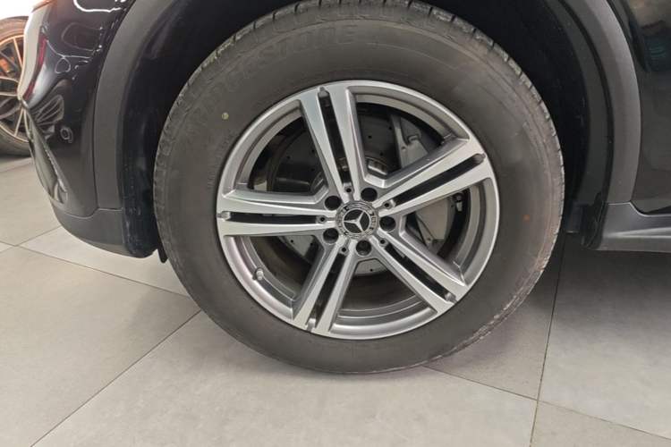 Used Mercedes-Benz GLC 2021 GLC 260 L 4MATIC Dynamic Edition Left Front Wheel Hub