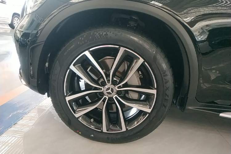 Used Mercedes-Benz GLC 2021 GLC 300 L 4MATIC Dynamic Model Left Front Wheel Hub