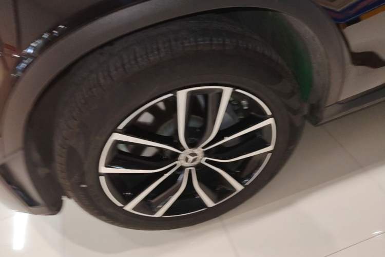 Used Mercedes-Benz GLC 2021 GLC 260 L 4MATIC Luxury Model Left Front Wheel Hub