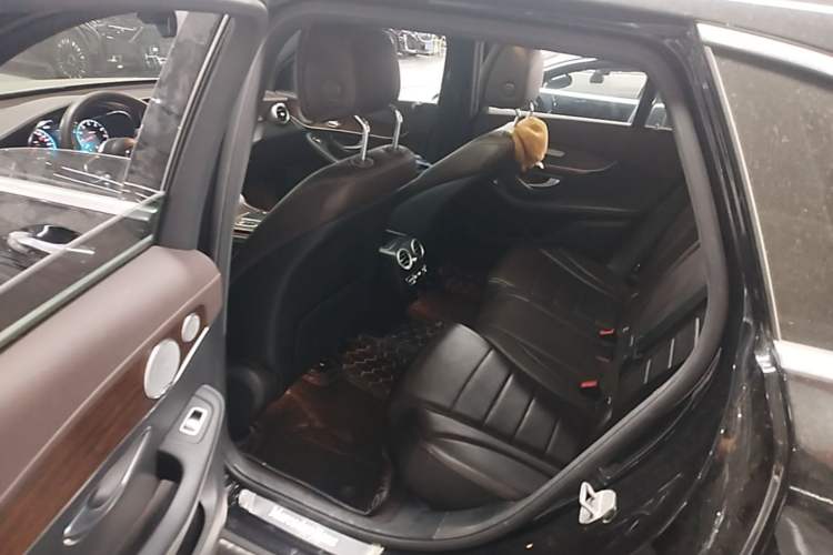 Used Mercedes-Benz GLC 2021 GLC 300 L 4MATIC Dynamic Model Left Rear Seat