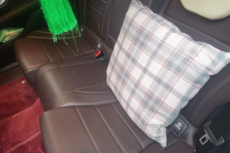 Used Mercedes-Benz GLC 2021 GLC 300 L 4MATIC Dynamic Model Left Rear Seat