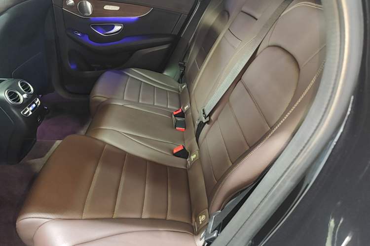 Used Mercedes-Benz GLC 2021 GLC 300 L 4MATIC Dynamic Model Left Rear Seat