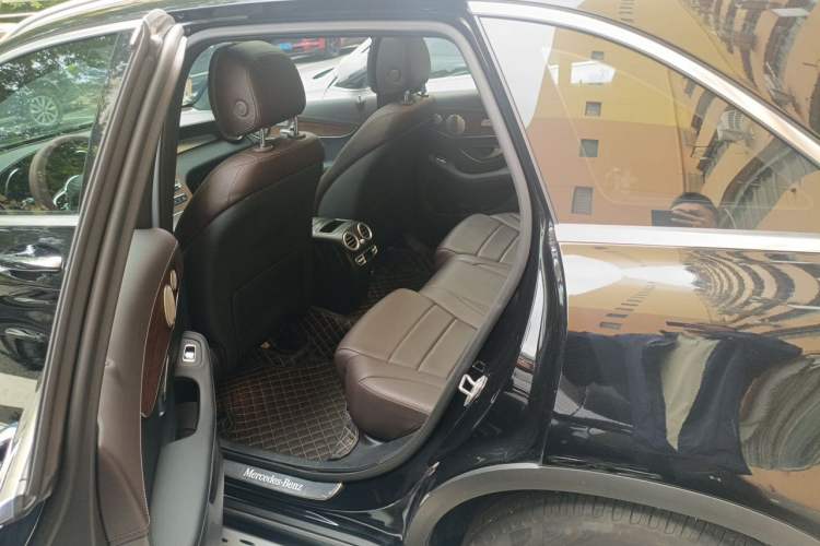Used Mercedes-Benz GLC 2021 GLC 300 L 4MATIC Dynamic Model Left Rear Seat