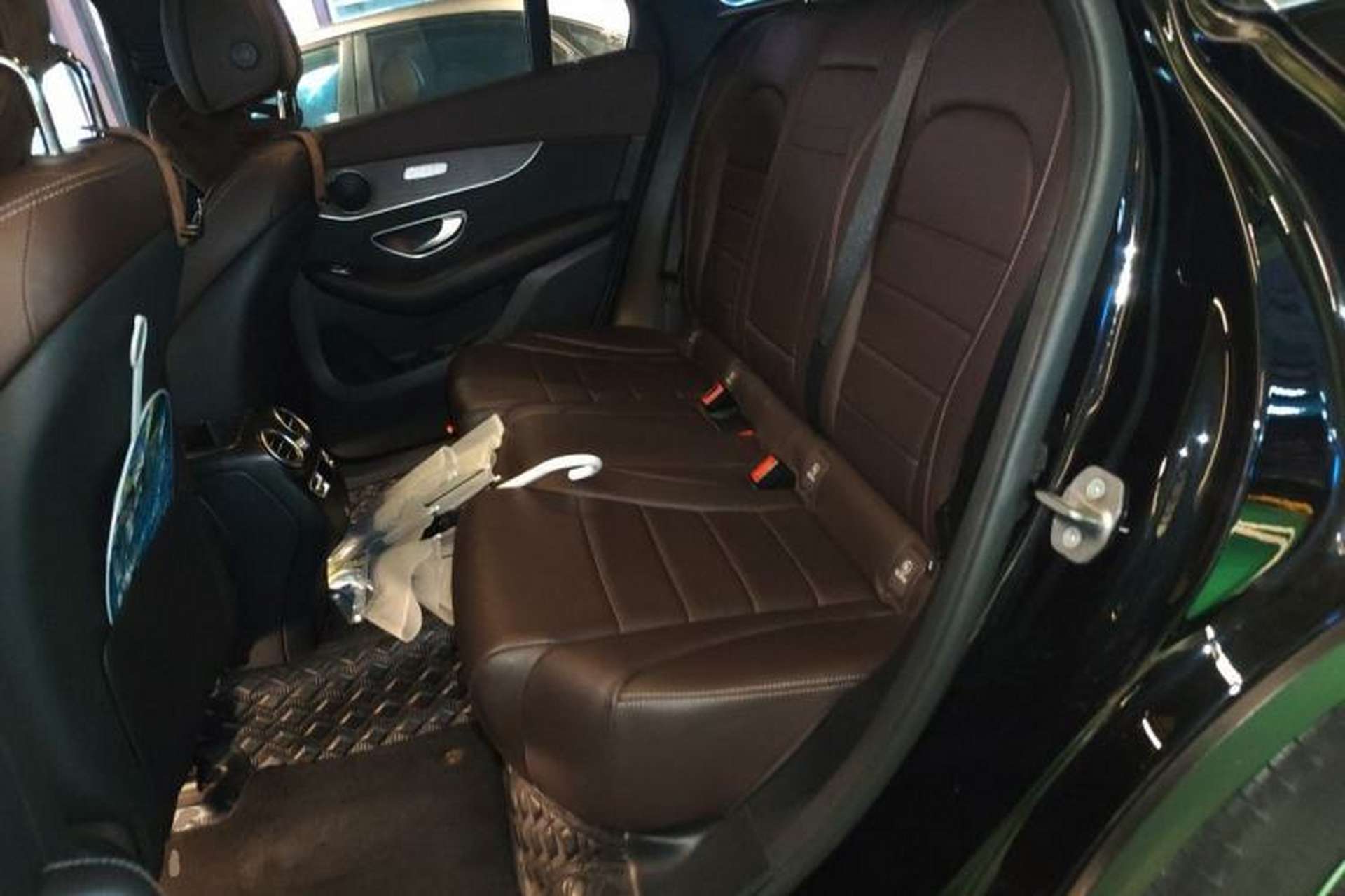 Used Mercedes-Benz GLC 2021 GLC 260 L 4MATIC Luxury Model Left Rear Seat