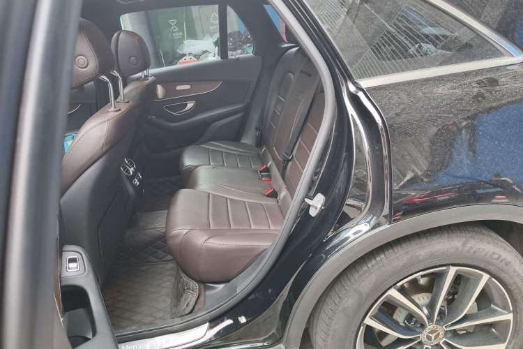 Used Mercedes-Benz GLC 2021 GLC 300 L 4MATIC Dynamic Model Left Rear Seat