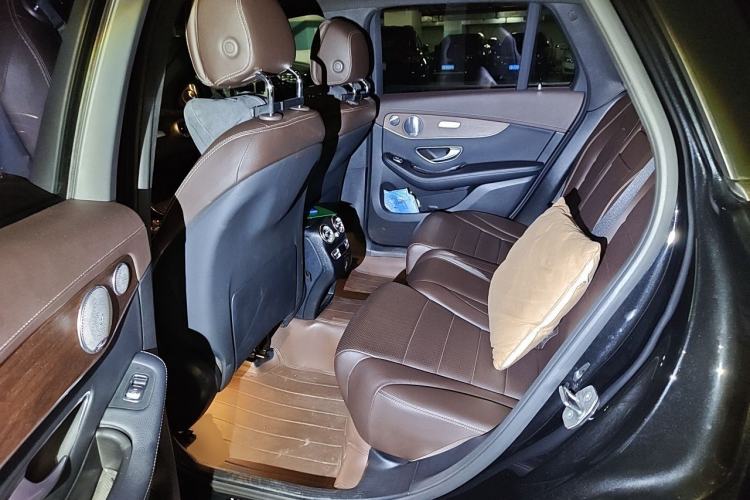 Used Mercedes-Benz GLC 2021 GLC 300 L 4MATIC Dynamic Model Left Rear Seat