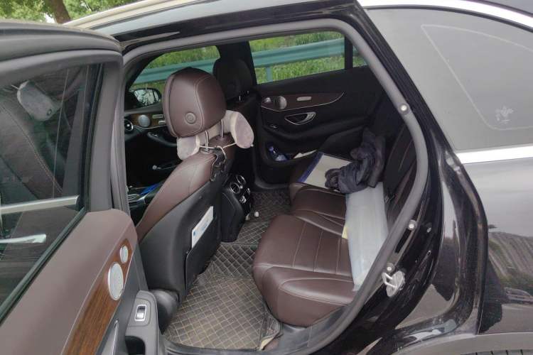 Used Mercedes-Benz GLC 2021 GLC 300 L 4MATIC Luxury Model Left Rear Seat