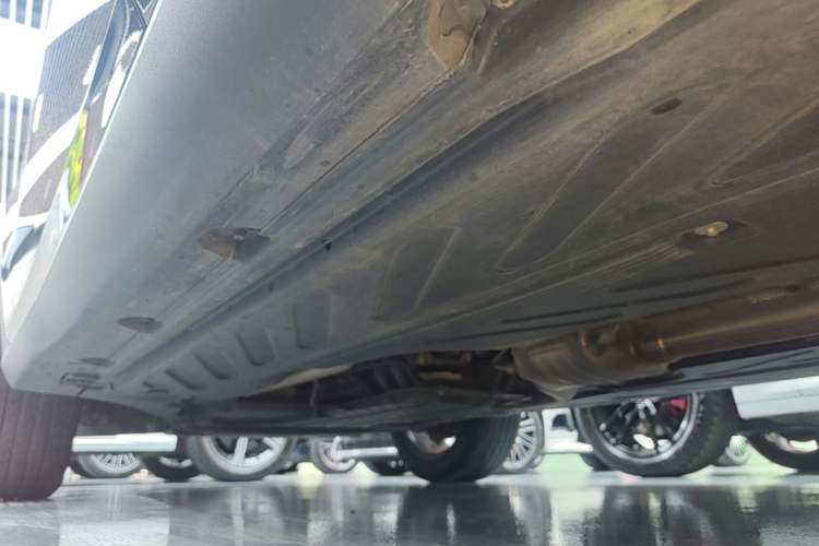 Used Mercedes-Benz GLC 2021 GLC 260 L 4MATIC Luxury Model Left Side Sill