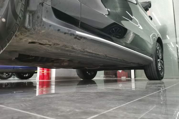 Used Mercedes-Benz GLC 2021 GLC 260 L 4MATIC Luxury Model Left Side Sill