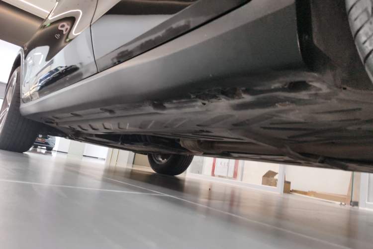 Used Mercedes-Benz GLC 2021 GLC 260 L 4MATIC Dynamic Edition Left Side Sill