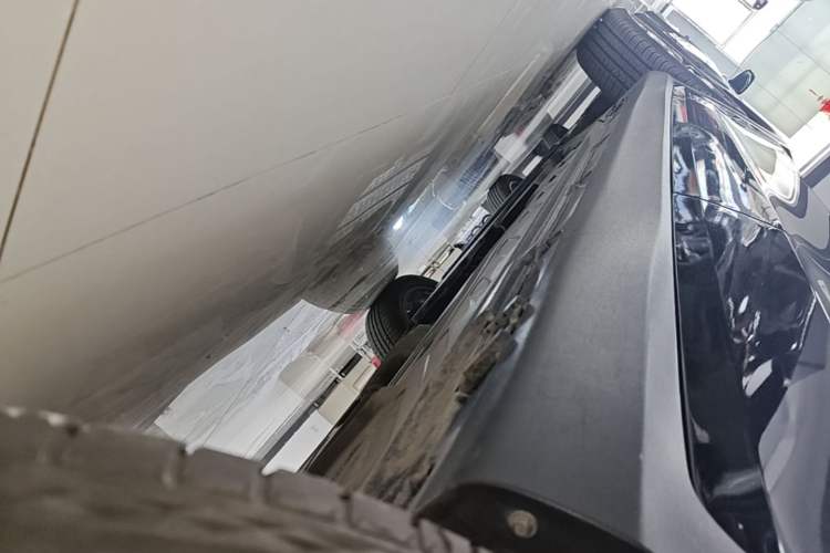 Used Mercedes-Benz GLC 2021 GLC 260 L 4MATIC Luxury Model Left Side Sill