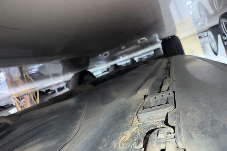 Used Mercedes-Benz GLC 2021 GLC 300 L 4MATIC Dynamic Model Left Side Sill