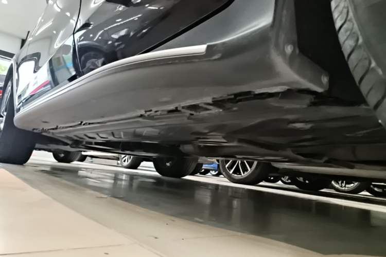 Used Mercedes-Benz GLC 2021 GLC 300 L 4MATIC Dynamic Model Left Side Sill