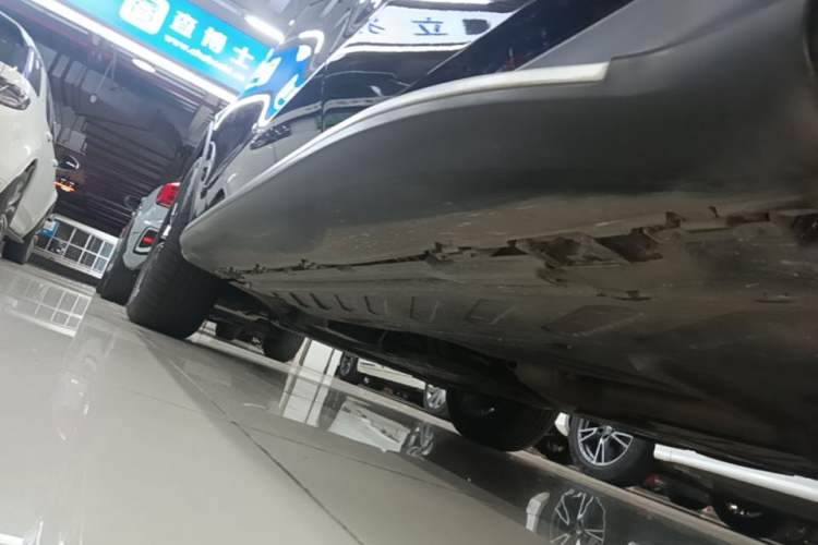 Used Mercedes-Benz GLC 2021 GLC 260 L 4MATIC Luxury Model Left Side Sill