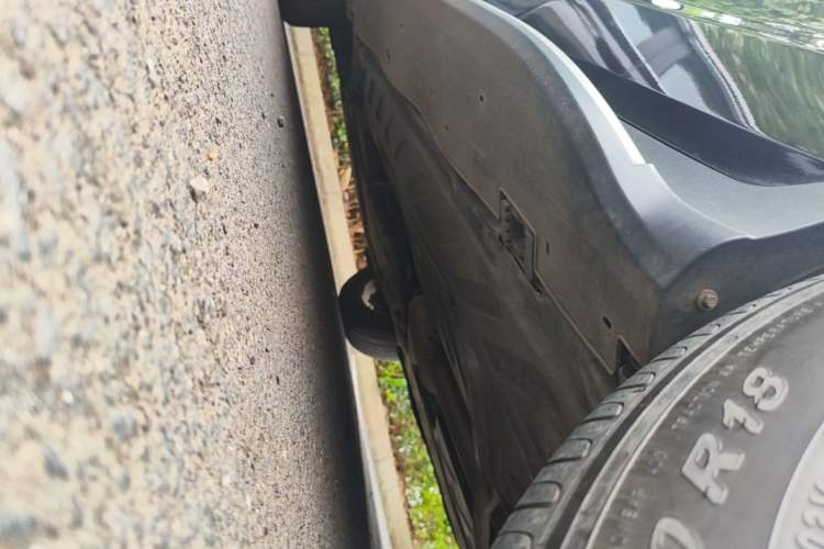 Used Mercedes-Benz GLC 2021 GLC 260 L 4MATIC Dynamic Edition Left Side Sill