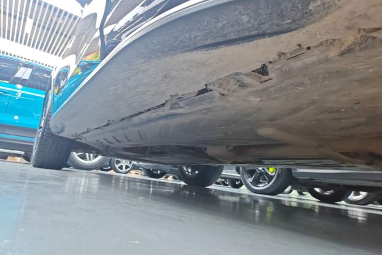 Used Mercedes-Benz GLC 2021 GLC 300 L 4MATIC Dynamic Model Left Side Sill
