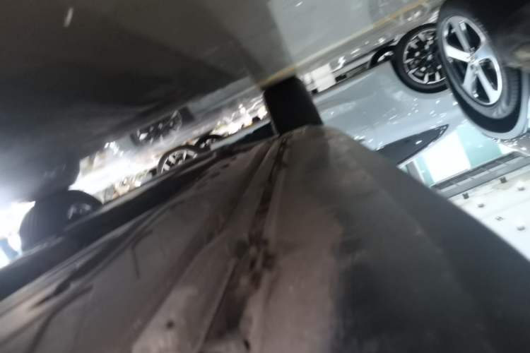 Used Mercedes-Benz GLC 2021 GLC 300 L 4MATIC Dynamic Model Left Side Sill