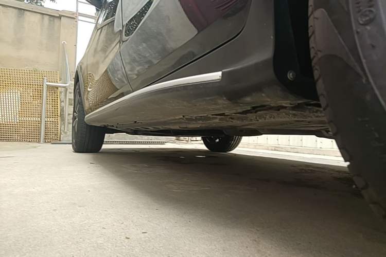 Used Mercedes-Benz GLC 2021 GLC 300 L 4MATIC Dynamic Model Left Side Sill