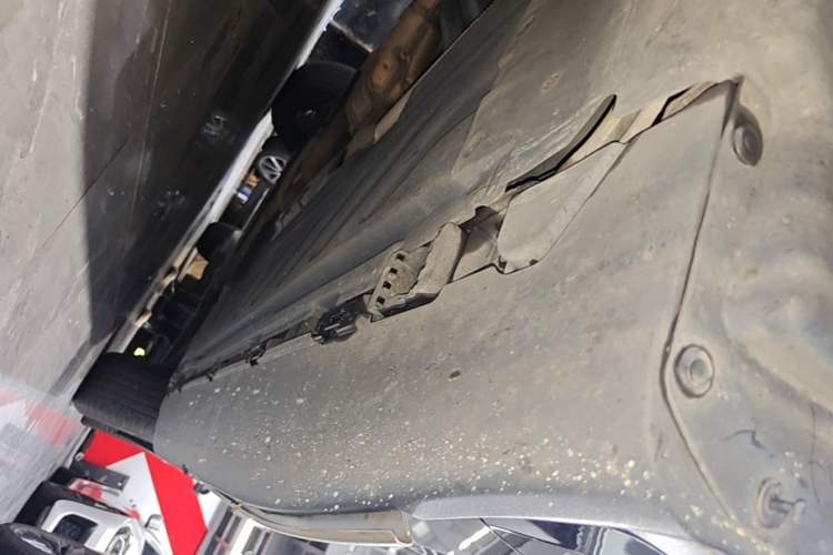 Used Mercedes-Benz GLC 2021 GLC 300 L 4MATIC Dynamic Model Left Side Sill