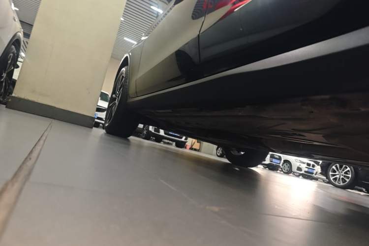 Used Mercedes-Benz GLC 2021 GLC 260 L 4MATIC Luxury Model Left Side Sill