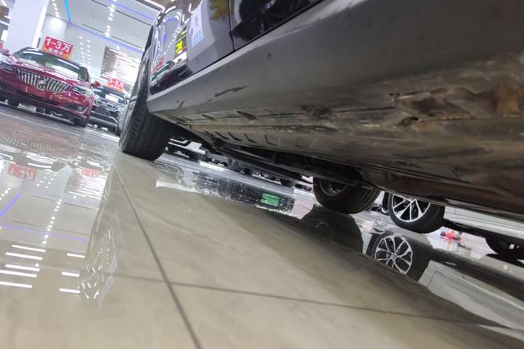 Used Mercedes-Benz GLC 2021 GLC 260 L 4MATIC Dynamic Edition Left Side Sill