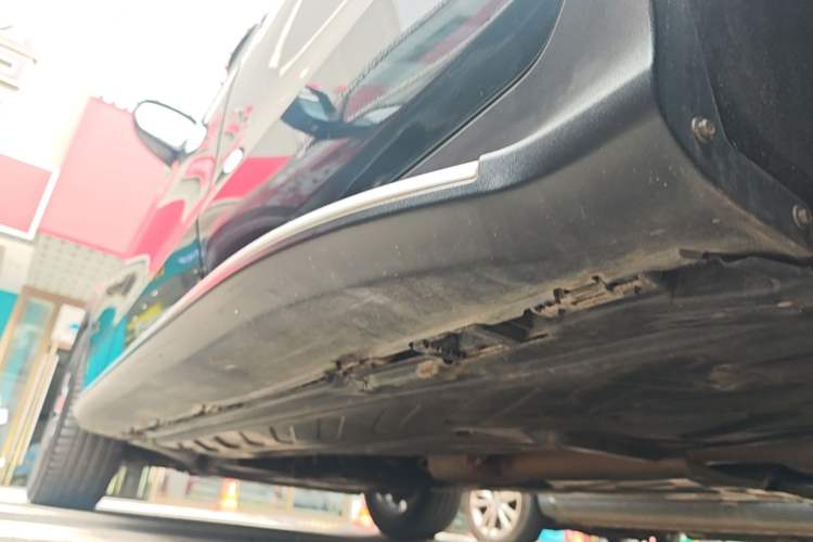 Used Mercedes-Benz GLC 2021 GLC 300 L 4MATIC Dynamic Model Left Side Sill