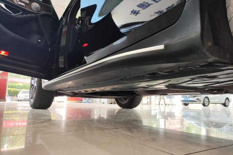 Used Mercedes-Benz GLC 2021 GLC 300 L 4MATIC Dynamic Model Left Side Sill