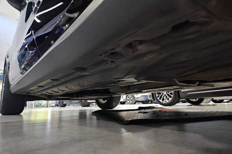 Used Mercedes-Benz GLC 2021 GLC 260 L 4MATIC Dynamic Edition Left Side Sill
