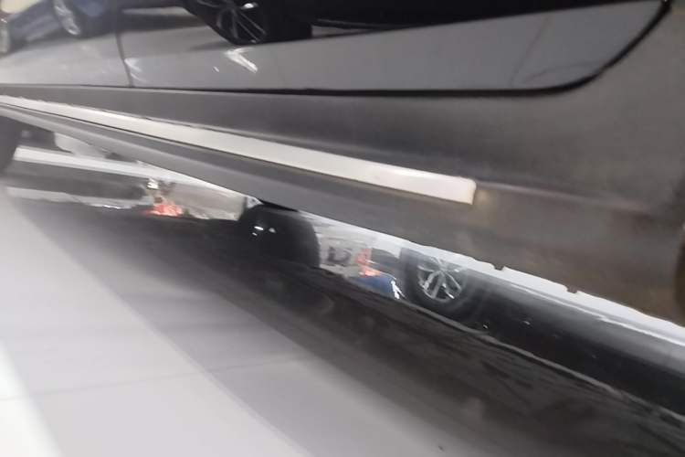 Used Mercedes-Benz GLC 2021 GLC 260 L 4MATIC Luxury Model Left Side Sill