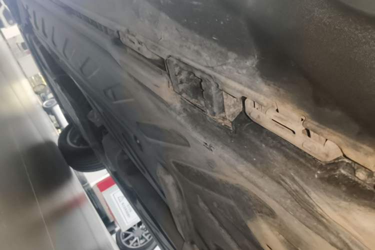 Used Mercedes-Benz GLC 2021 GLC 300 L 4MATIC Dynamic Model Left Side Sill