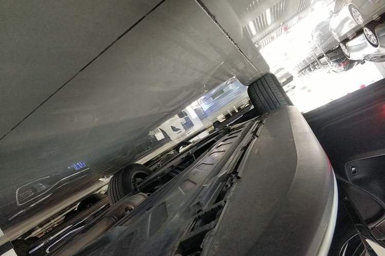 Used Mercedes-Benz GLC 2021 GLC 300 L 4MATIC Dynamic Model Left Side Sill