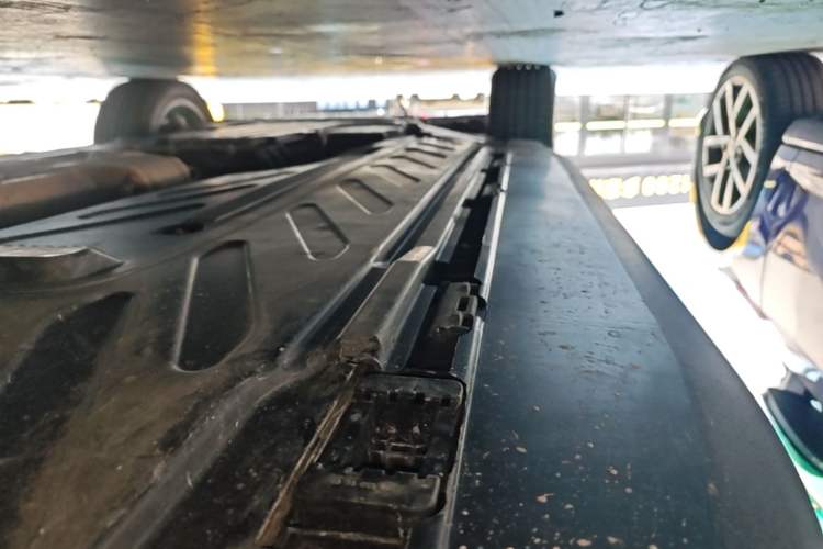Used Mercedes-Benz GLC 2021 GLC 300 L 4MATIC Dynamic Model Left Side Sill