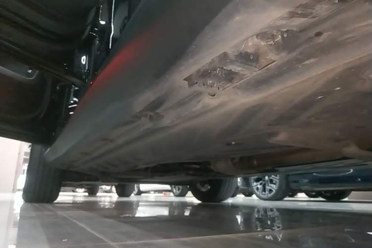 Used Mercedes-Benz GLC 2021 GLC 260 L 4MATIC Dynamic Edition Left Side Sill